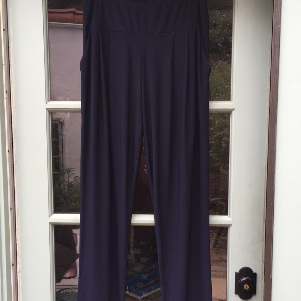 Casual pocketed navy blue pants